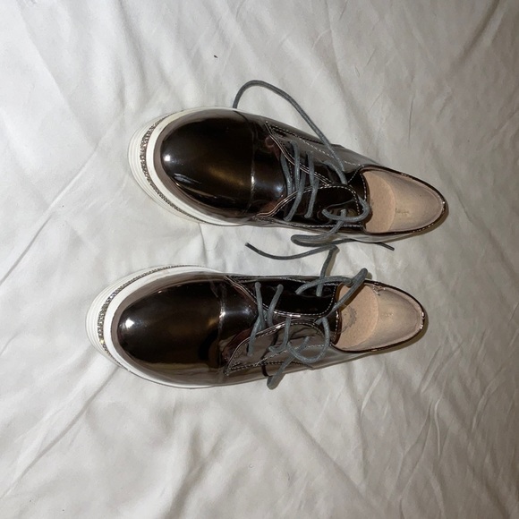 Shoes - Picture 2 of 5